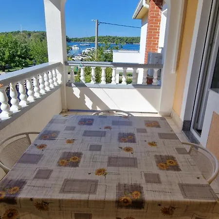 Appartement Neda Rab Town